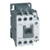 Contactor LEGRAND seria CTX³ – Serie: CTX³ 22 | Curent nominal (In): 18A | Compozitie contact auxiliar: 1xNO + 1xNC | Tensiune de izolatie (Ui): 690V AC | Conexiune electrica: borne cu surub - 416106